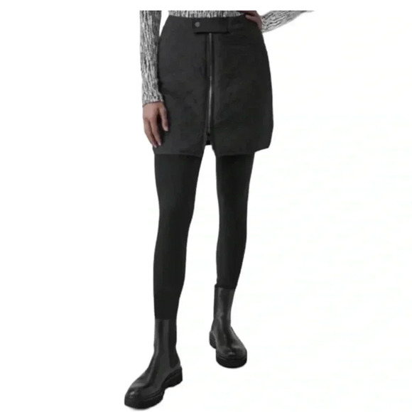 Athleta Apres Ski skirt quilted black zip up - Picture 2 of 16